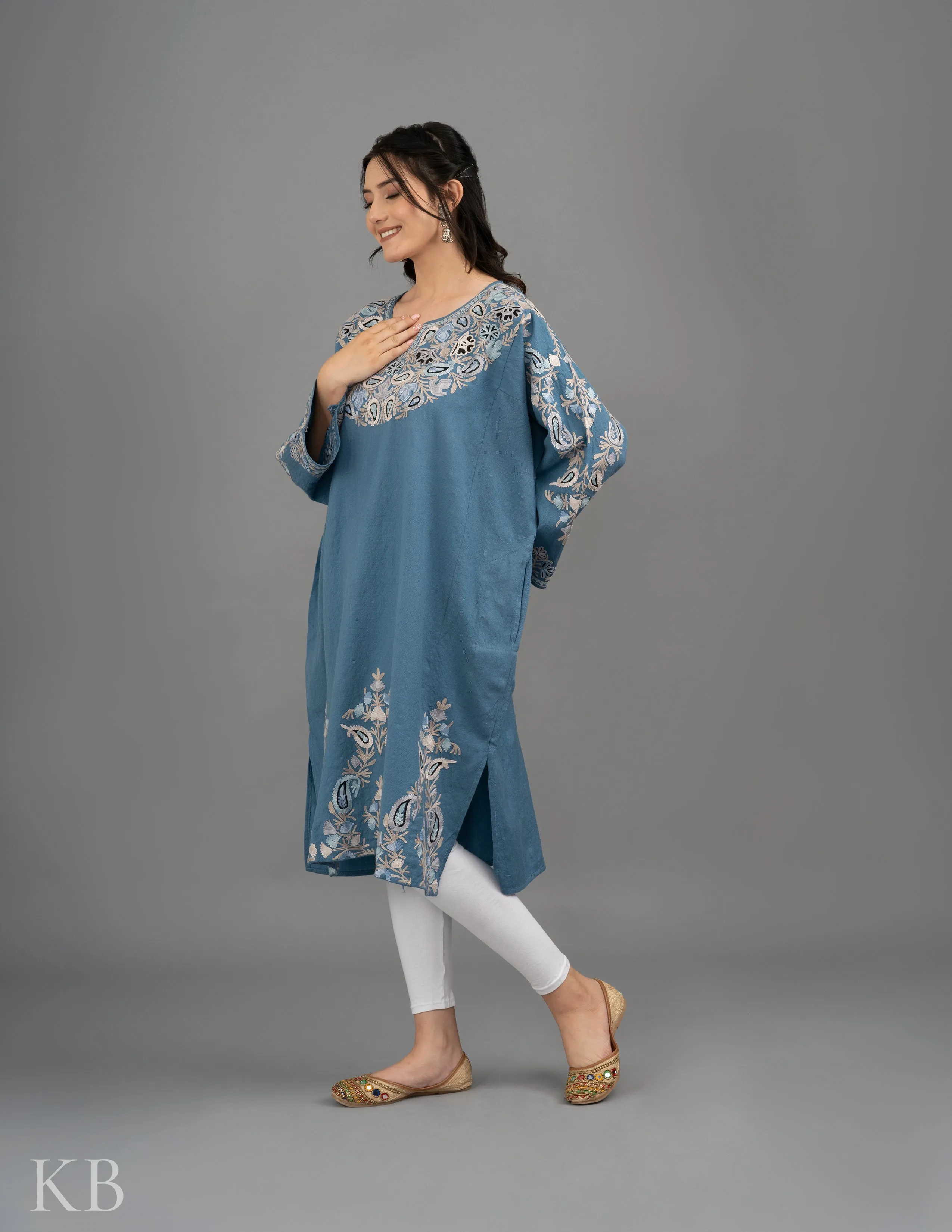 Designer Neck Aari Embroidered Fine Wool Phiran