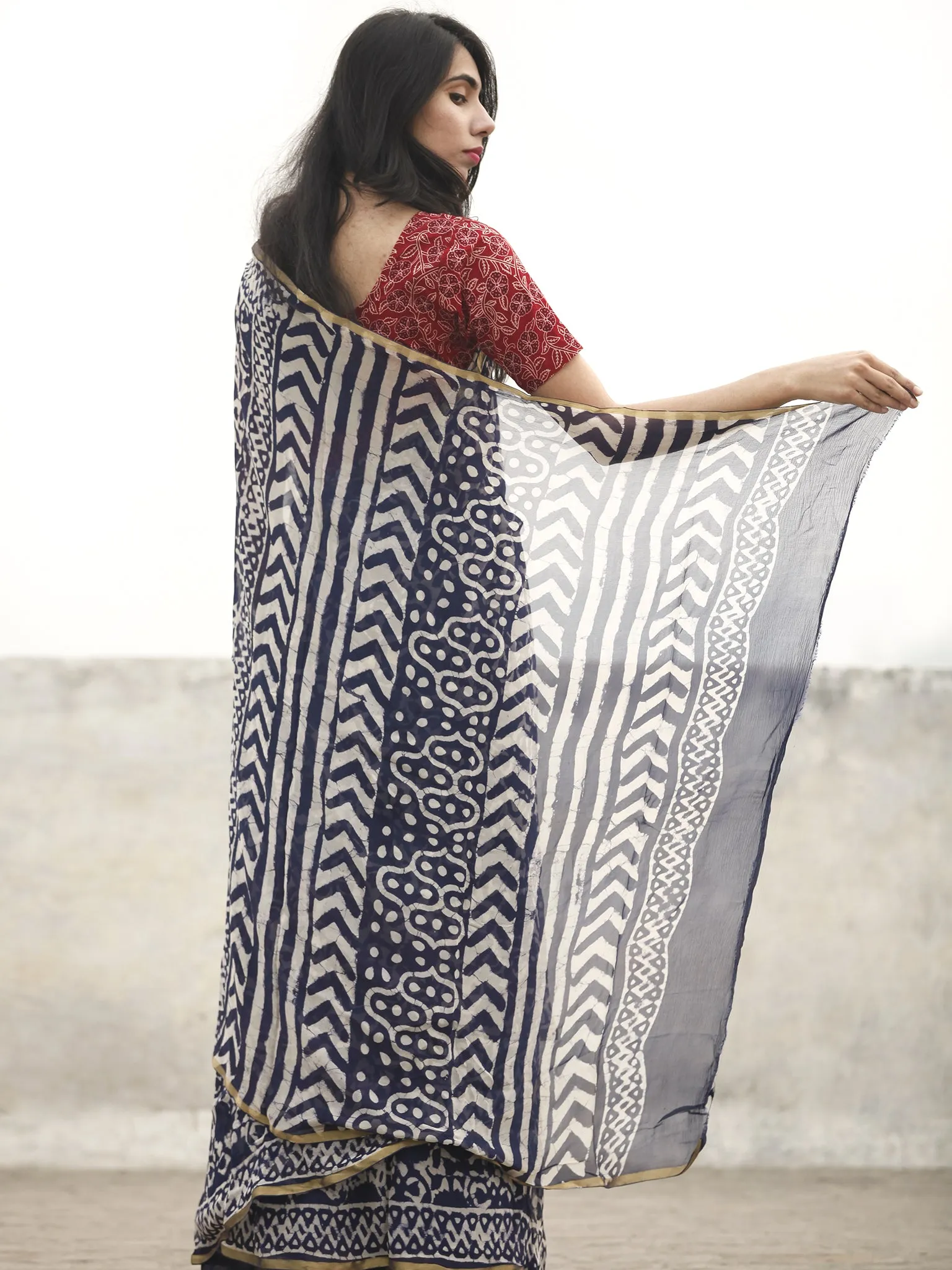 Navy Blue White Hand Block Printed Chiffon Saree With Zari Border - S031702598