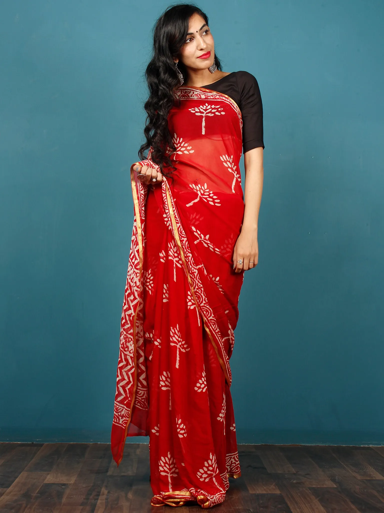 Red White Hand Block Printed Chiffon Saree with Zari Border - S031702791