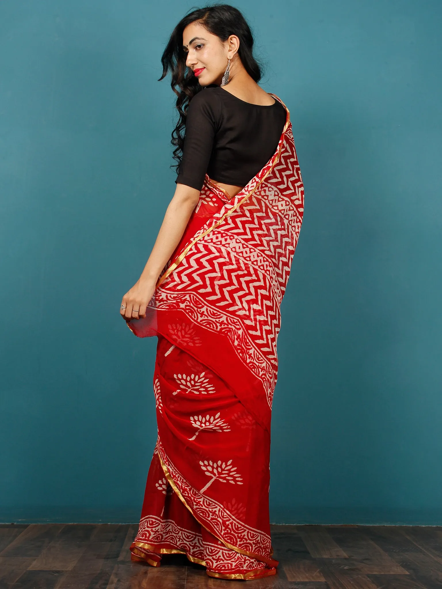 Red White Hand Block Printed Chiffon Saree with Zari Border - S031702791